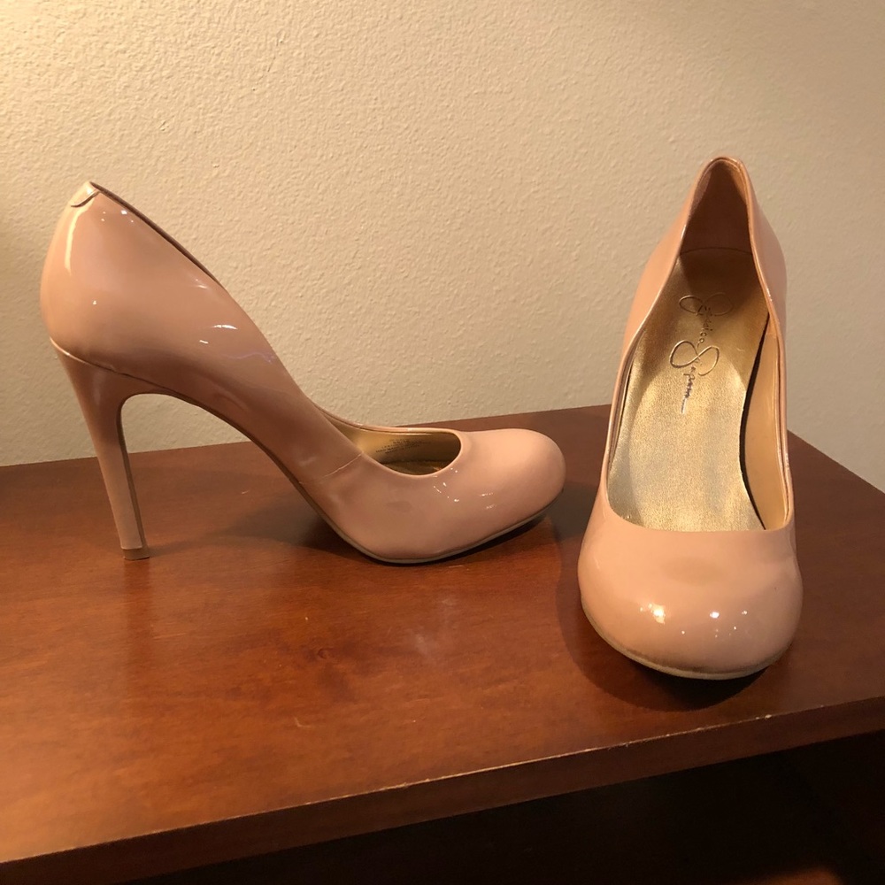 Nude Jessica Simpson Heels. Size 8, minimal wear